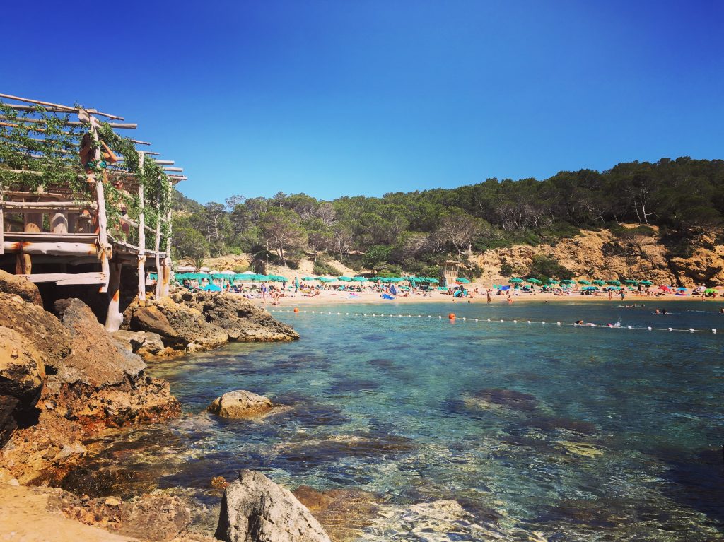 Benirras Ibiza, mooiste stranden van Ibiza, one day retreat ibiza